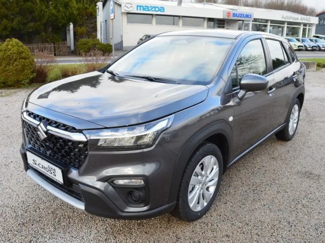 Suzuki S-Cross Hybrid