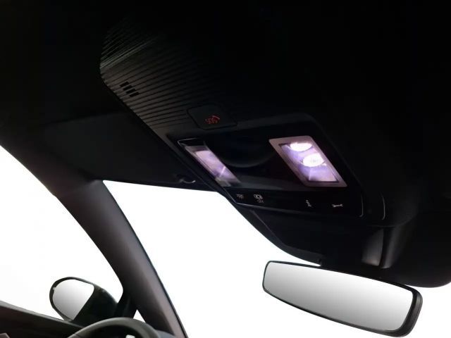 Volkswagen Golf DSG R-Line