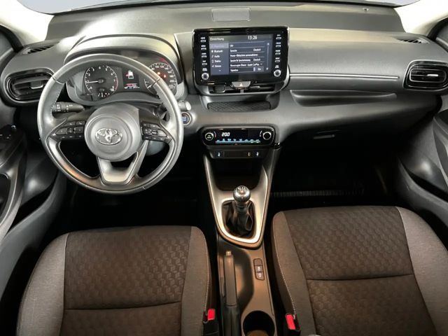 Toyota Yaris Hatchback Team D