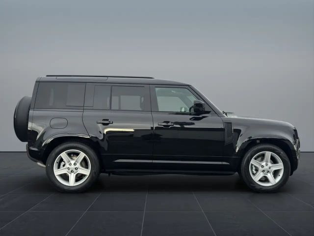 Land Rover Defender 110 D250 Dynamic SE