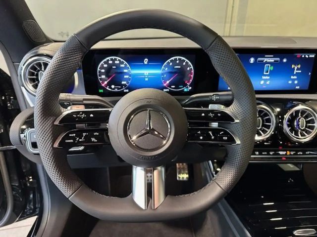 Mercedes-Benz CLA 200 AMG Line Coupé