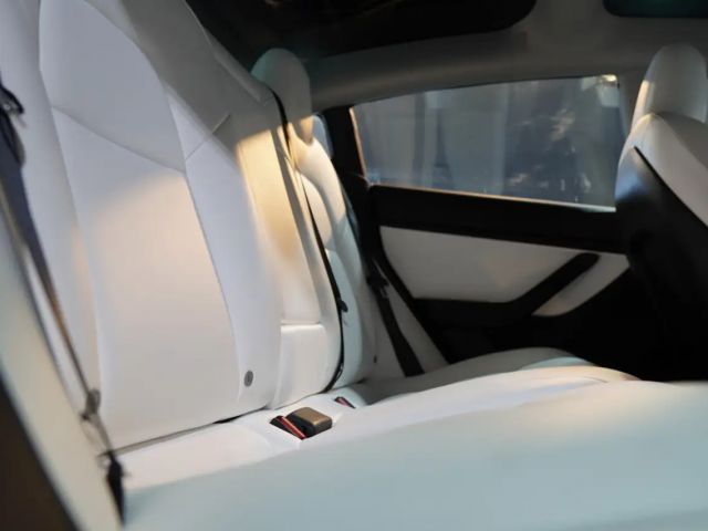 Tesla Model 3 AWD Long Range