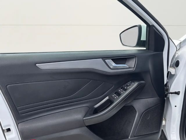 Ford Focus Cool & Connect Wagon