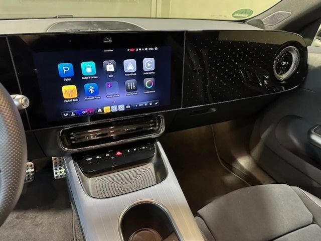 Mercedes-Benz CLA 250 AMG Line Sedan