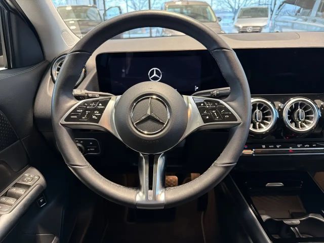 Mercedes-Benz GLA 200 Progressive