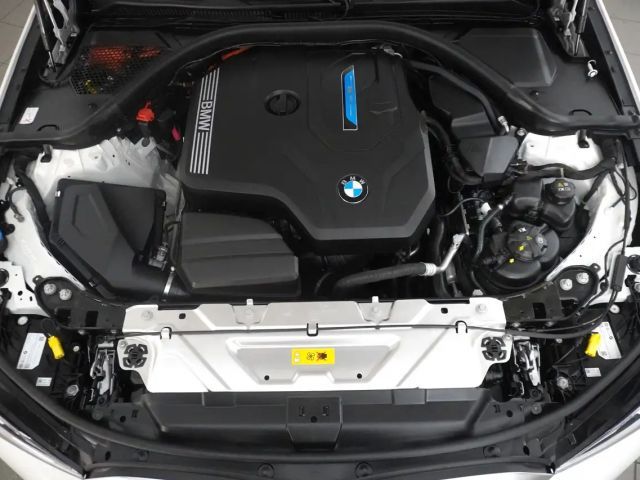 BMW 330 330e xDrive