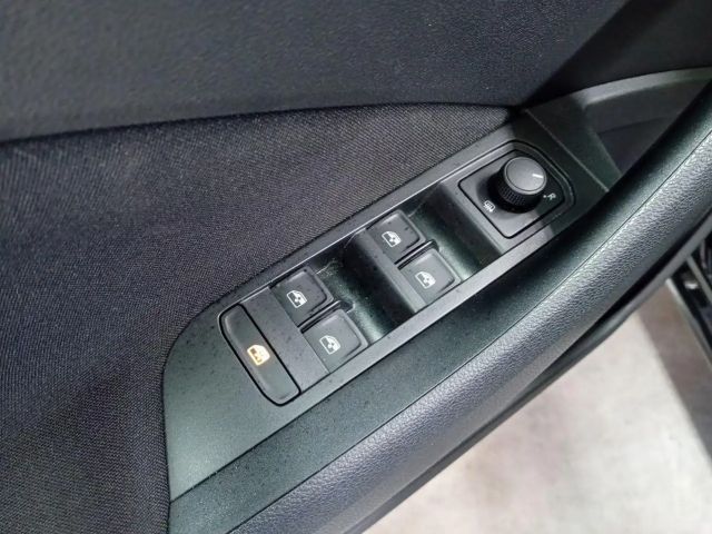 Skoda Scala Essence DSG AHK/Navi über SmartLink/LED/Tempomat/P