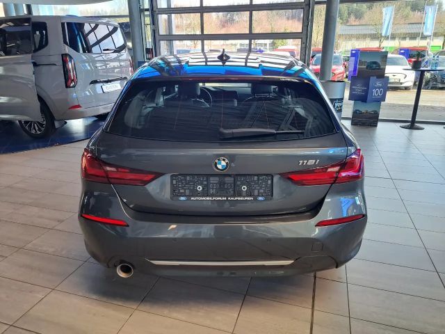 BMW 118 118i Luxury Line Sedan