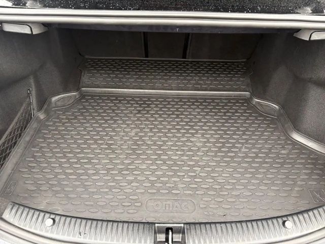 Mercedes-Benz C 180 AMG Line Sedan