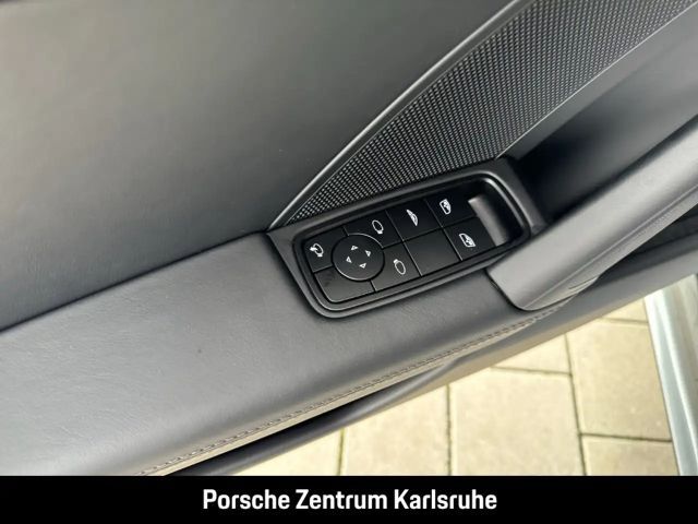 Porsche 992 Cabrio Carrera