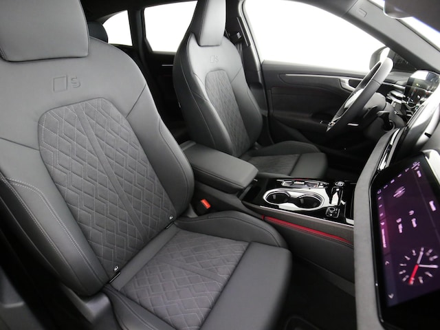 Audi A6 Avant Quattro S-Tronic