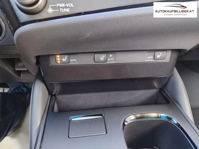 Lexus ES Business Line