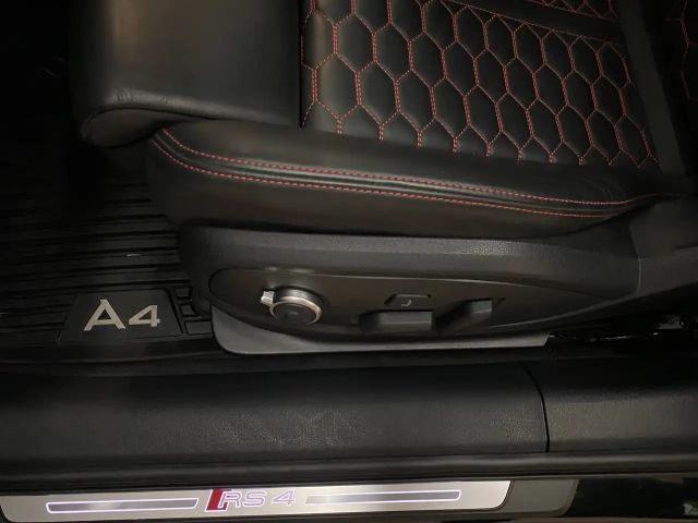 Audi RS4 Avant Quattro