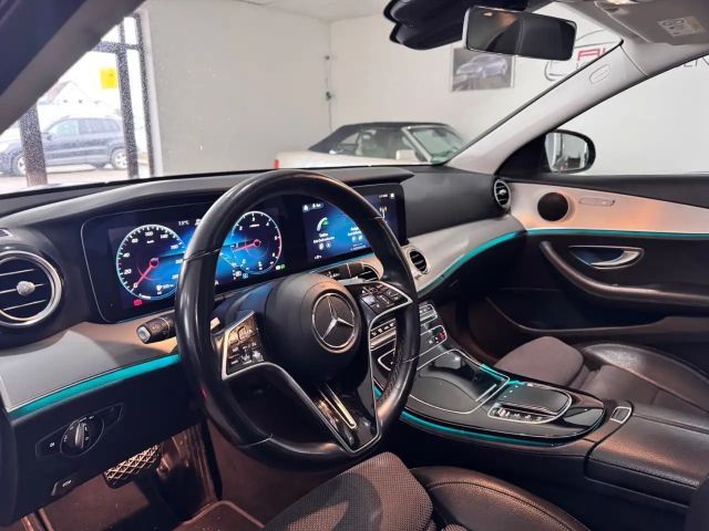 Mercedes-Benz E 220 AVANTGARDE E 220 d Sedan