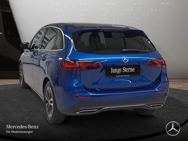 Mercedes-Benz B 220 4MATIC Progressive Sedan
