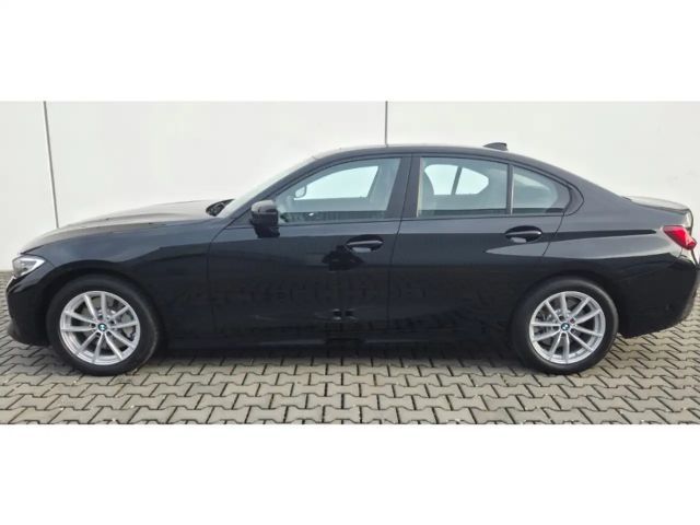 BMW 330 Sedan