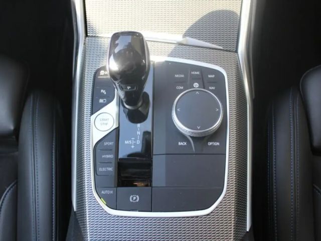BMW 330 330e M-Sport Touring xDrive