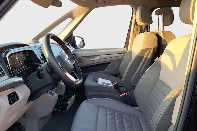 Volkswagen Multivan 2.0 TSI DSG Lang Life T7