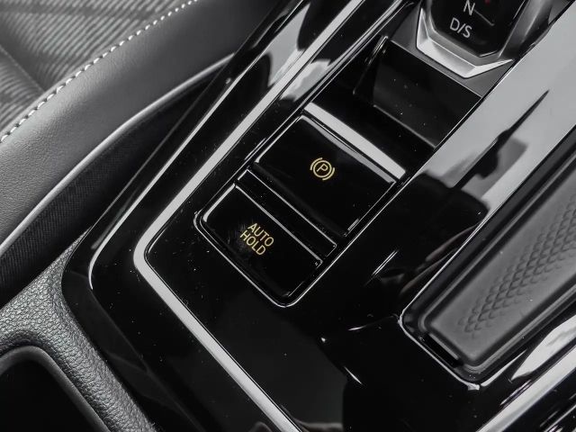 Volkswagen Golf R-Line Variant