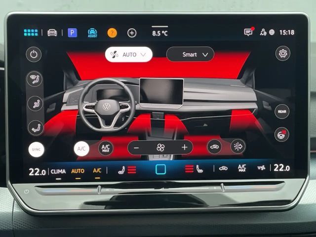 Volkswagen Golf 1.5 eTSI DSG Golf VIII IQ.Drive