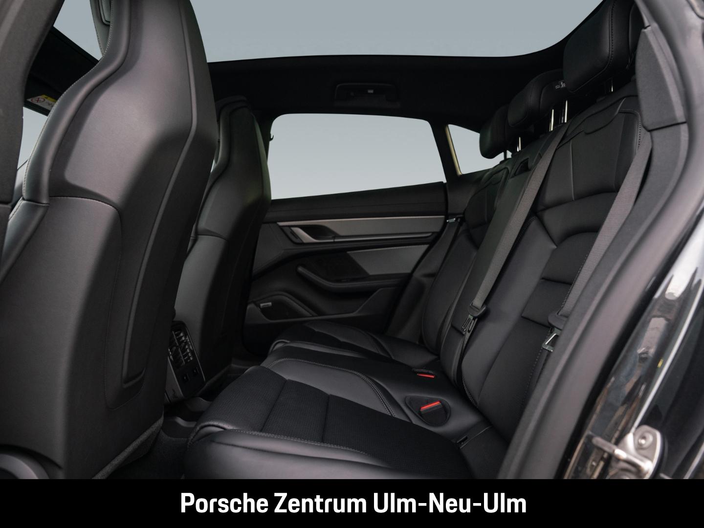 Porsche Taycan 4 Cross Turismo