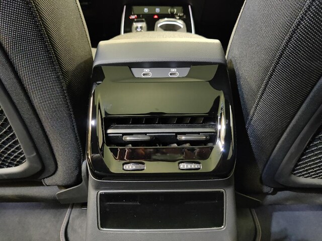 Audi A6 Avant Quattro S-Tronic