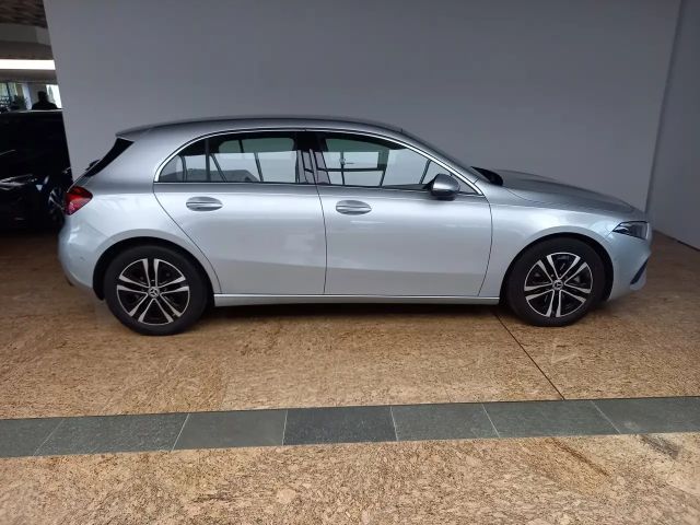 Mercedes-Benz A 180 Progressive