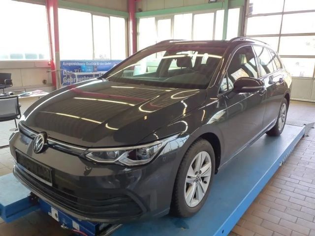 Volkswagen Golf Life Variant