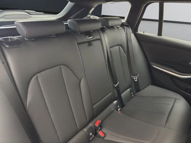 BMW 330 330e Touring