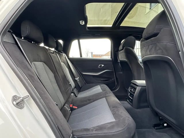 BMW 330 330e M-Sport Touring