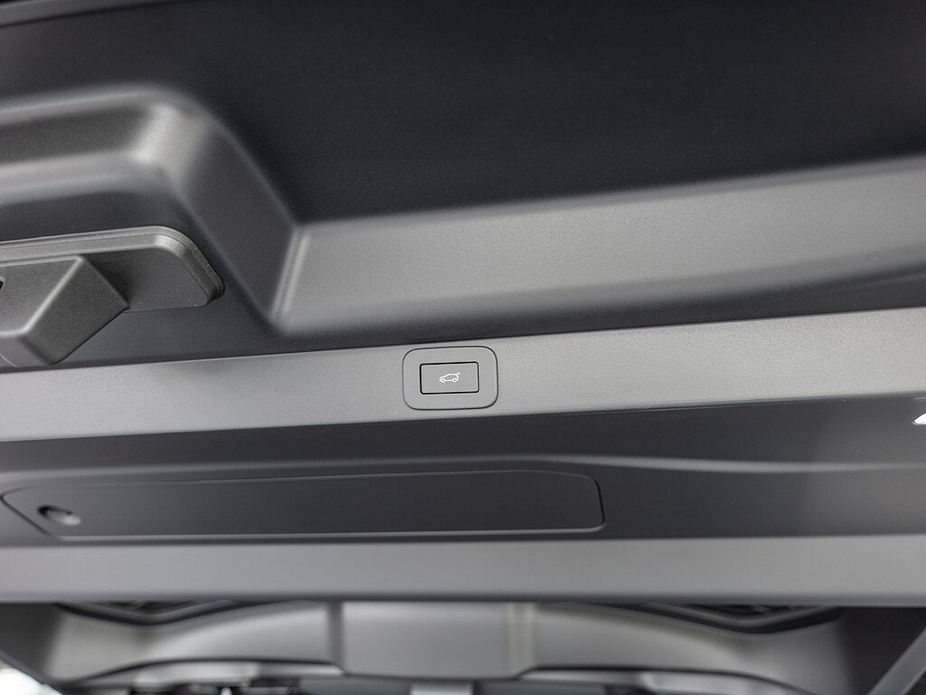 Land Rover Range Rover P615 SV