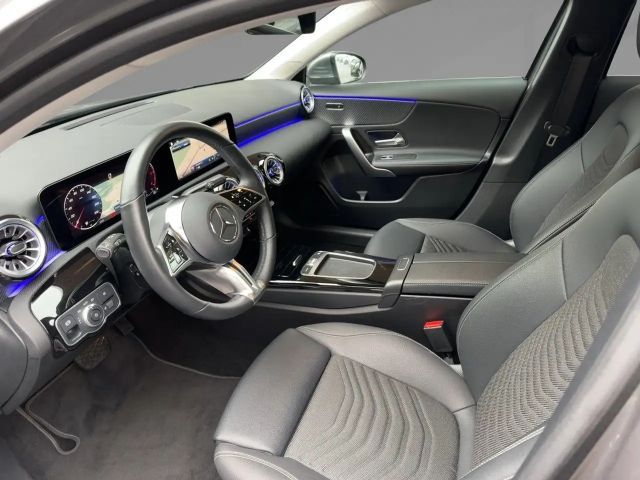 Mercedes-Benz A 180 A 180 d Progressive