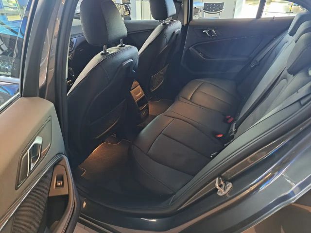 BMW 118 118i Luxury Line Sedan