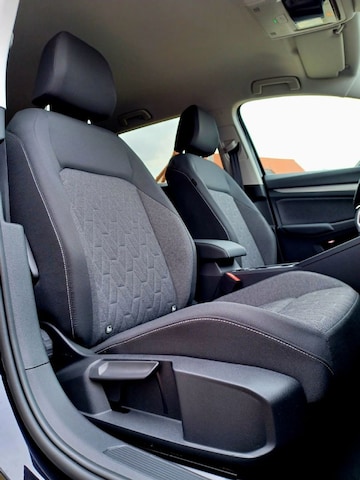 Volkswagen Golf Life Variant