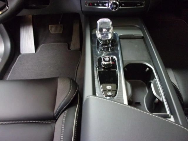 Volvo XC60 AWD Plus Recharge