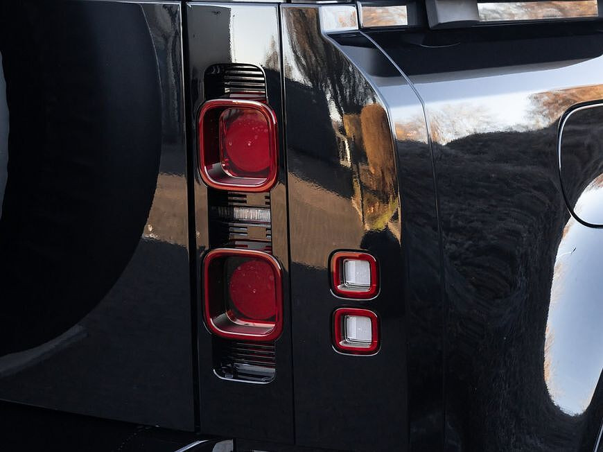 Land Rover Defender 110 Dynamic SE