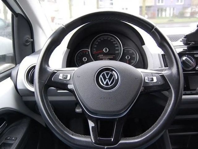 Volkswagen up! Active