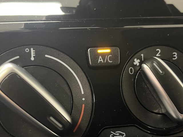 Volkswagen up! Active