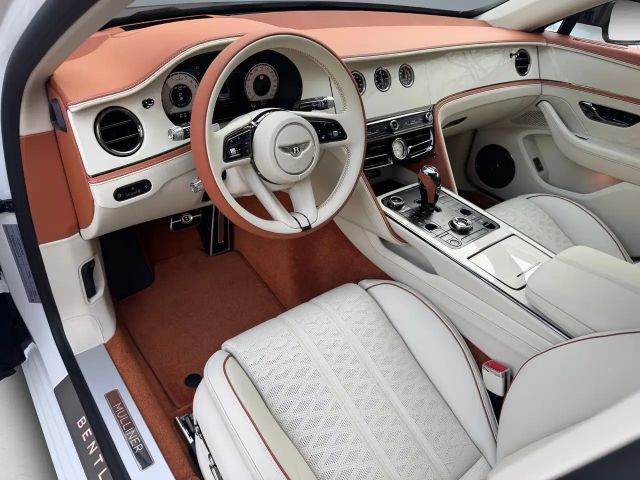 Bentley Flying Spur Hybrid V8