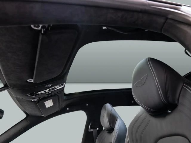 Aston Martin DBX Magnetic Silver Onyx Black