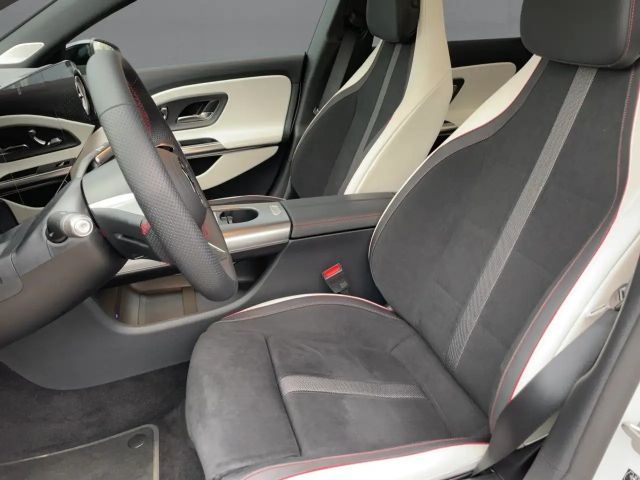 Mercedes-Benz CLA 350 4MATIC