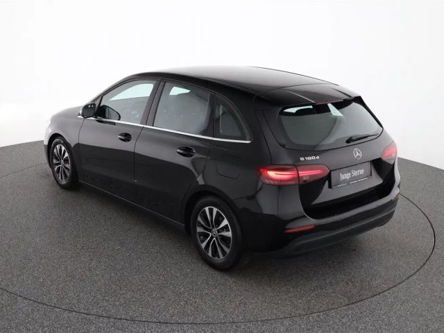 Mercedes-Benz B 180 B 180 d Sedan