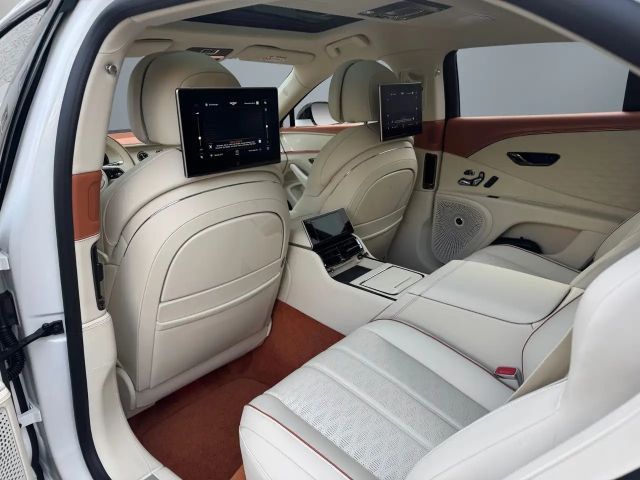 Bentley Flying Spur Hybrid V8