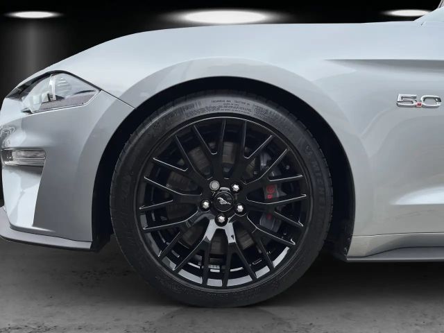 Ford Mustang Fastback GT 5.0 V8