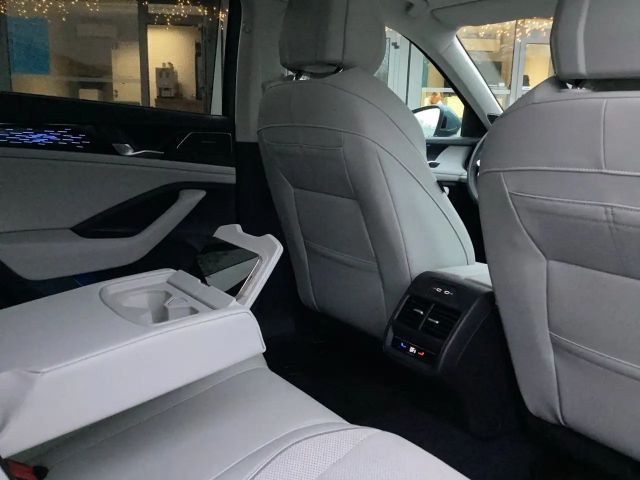 Volkswagen Passat 1.5 eTSI Business Variant