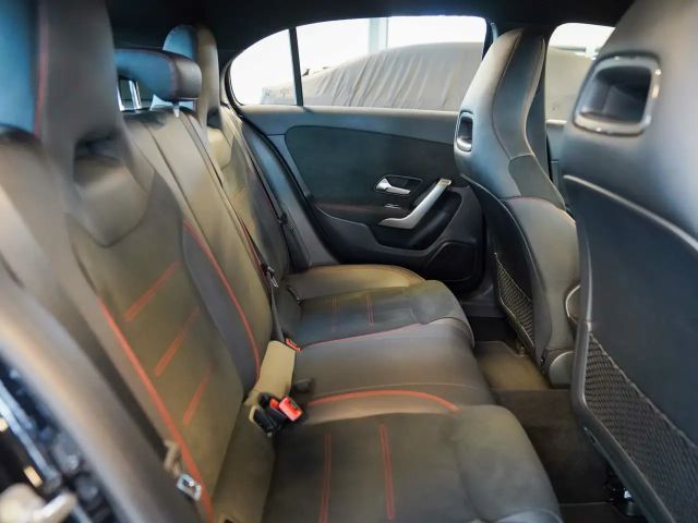 Mercedes-Benz A 250 A 250 e AMG Line