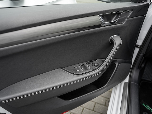 Skoda Superb 2.0 TDI Combi Style Style