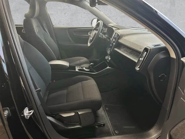 Volvo XC40 Core Momentum