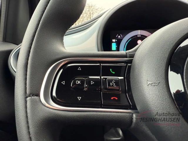 Fiat 500e Navi Digitales Cockpit JBL LED Apple CarPlay El. V