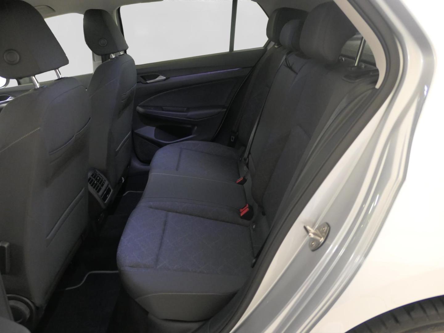 Volkswagen Golf 1.5 eTSI DSG Golf VIII Life